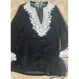Kareena’s S Silk Embroidered Tunic